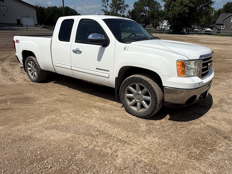 #13-•-2012-gmc-k1500-sierra-sle-extended-cab-4x4-pickup-image-6