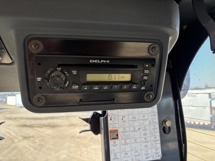 2012-deere-672gp-image-53