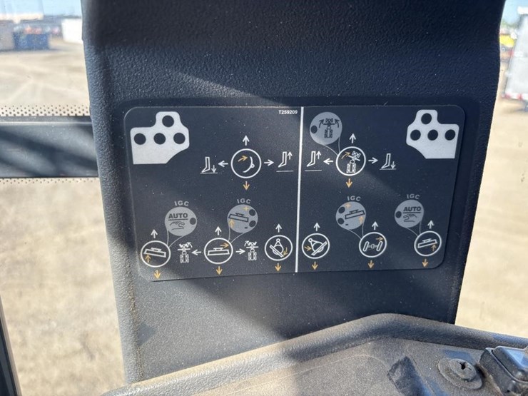 2012-deere-672gp-image-48