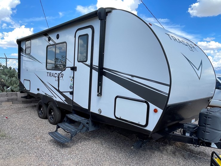 #499-•-2021-tracer-le-camper-(title-in-delay)-image-2