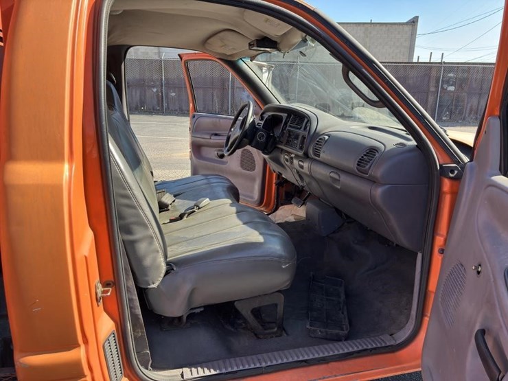 2001-dodge-ram-3500-image-13
