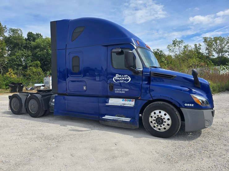 2019-freightliner-cascadia-126-image-25
