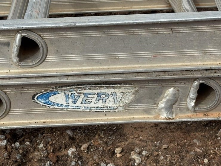 werner-30-ft-aluminum-extension-ladder-image-2