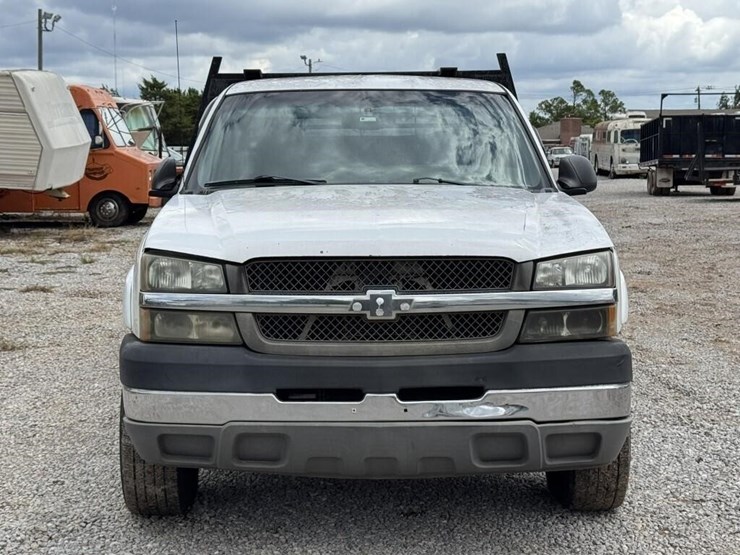 2003-chevrolet-silverado-image-3
