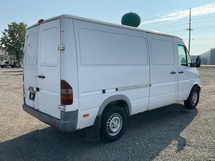 2004-dodge-sprinter-2500-image-5