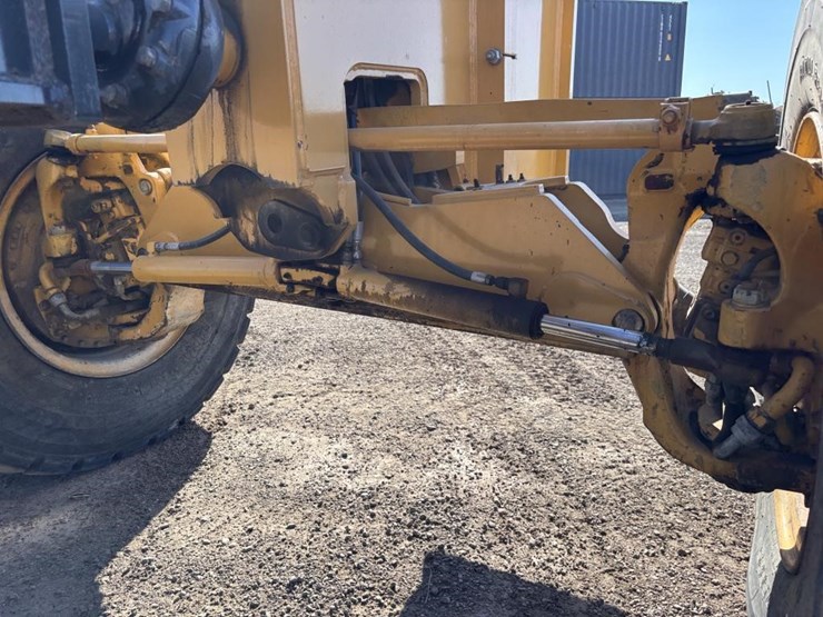 2012-deere-672gp-image-21