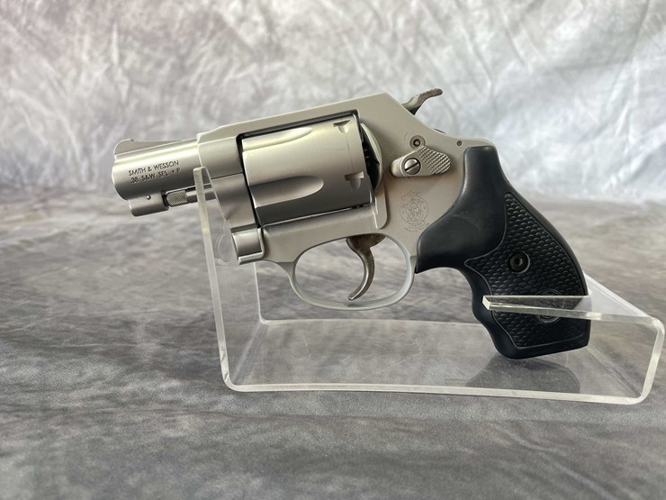 #5132-•-smith-&-wesson-.38-spl,-revolver,-sn:-cwm9026-(neenah,-wi)-image-2