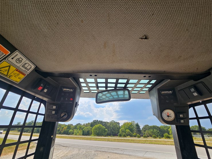 caterpillar-247b-image-37