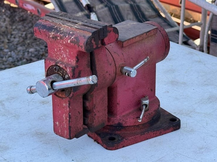 vise-image-2