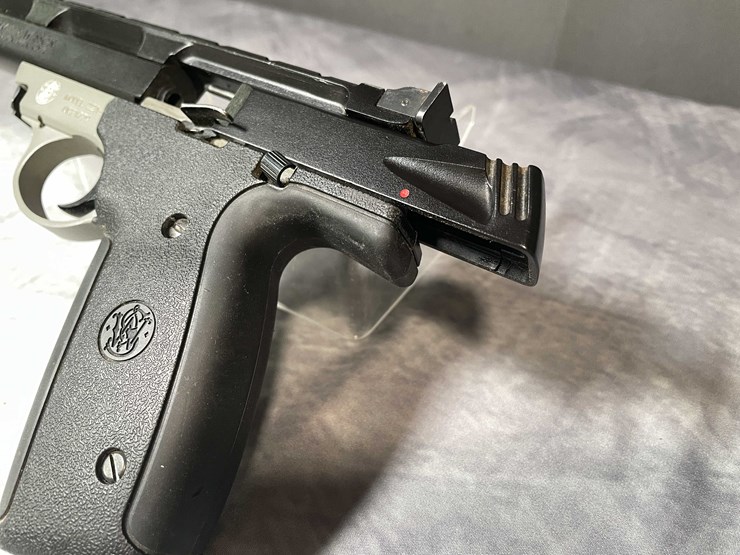 #5160-•-smith-&-wesson-22a,-22-lr-pistol,-sn:-uce4779,-(neenah,-wi)-image-19