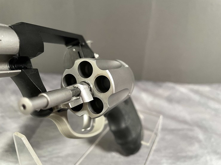 #5155-•-charter-arms-undercover-lite,-38-spl-revolver,-sn:-23l05132,-(neenah,-wi)-image-19