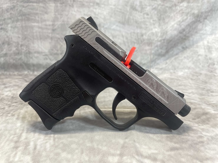 #5165-•-smith-&-wesson-bodyguard,-engraved-380-auto-pistol,-sn:-kes4008,-(neenah,-wi)-image-3
