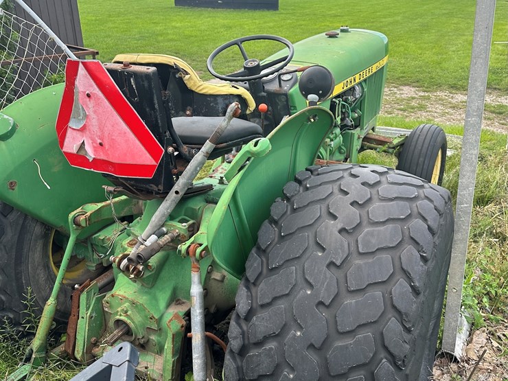 1976-john-deere-2040-image-3