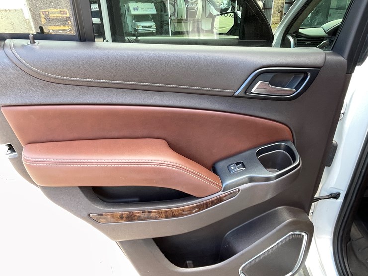 2017-chevrolet-tahoe-image-116