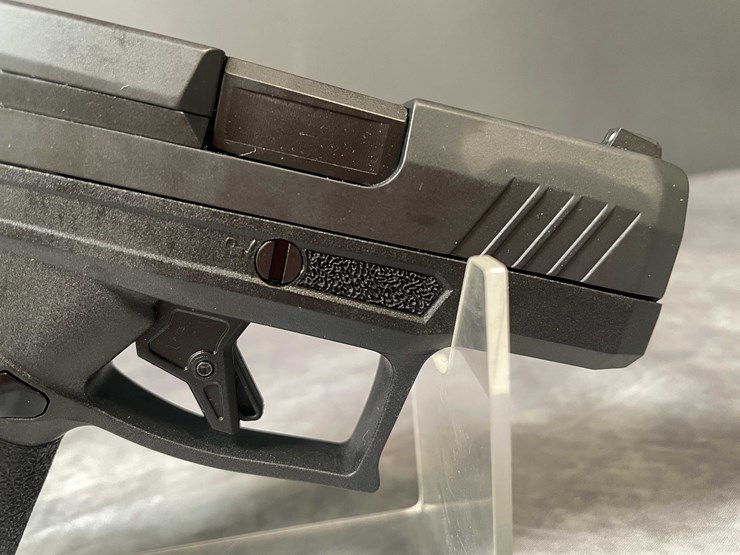 #5156-•-taurus-gx4,-9mm-luger-pistol,-sn:-1ga44039,-(neenah,-wi)-image-15