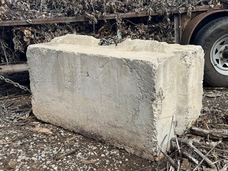stackable-concrete-barrier-block-image-2
