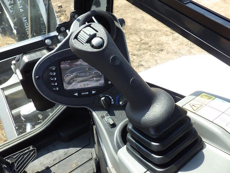2024-bobcat-e48-hydraulic-excavator-image-29