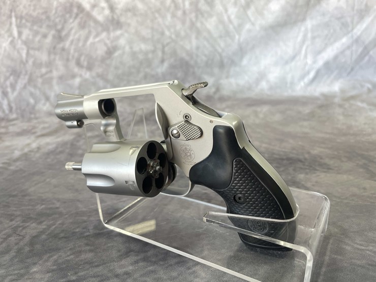#5132-•-smith-&-wesson-.38-spl,-revolver,-sn:-cwm9026-(neenah,-wi)-image-17