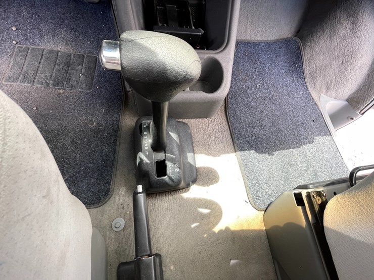 #501-•-2002-volkswagen-eurovan-mv-(title-in-delay)-image-30