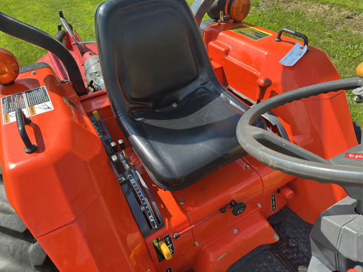 kubota-l2900-image-11