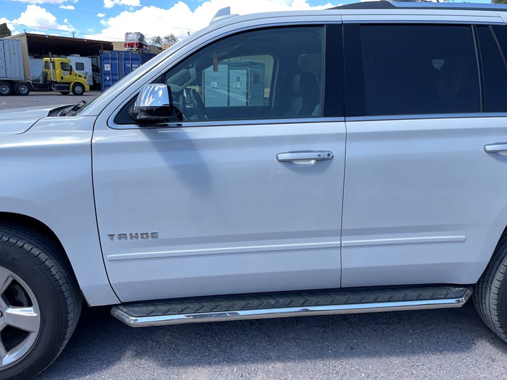 2017-chevrolet-tahoe-image-9