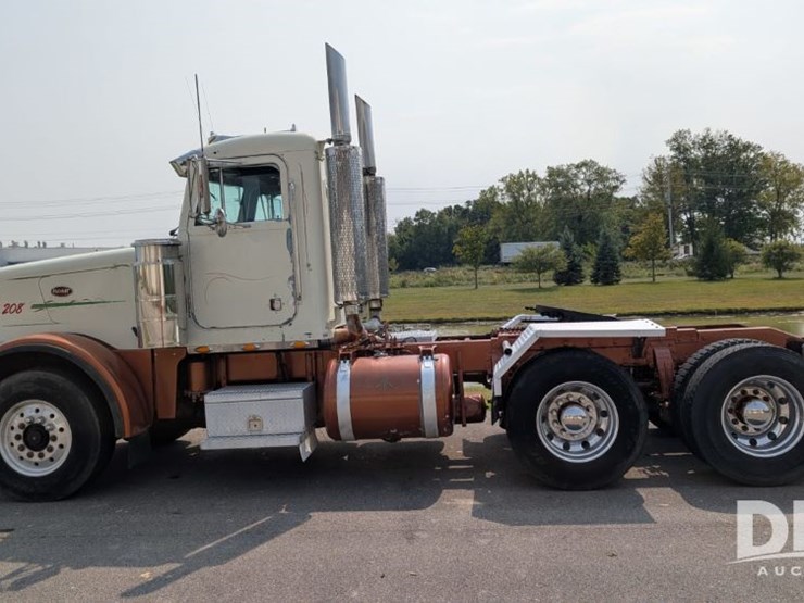 1993-peterbilt-357-image-1