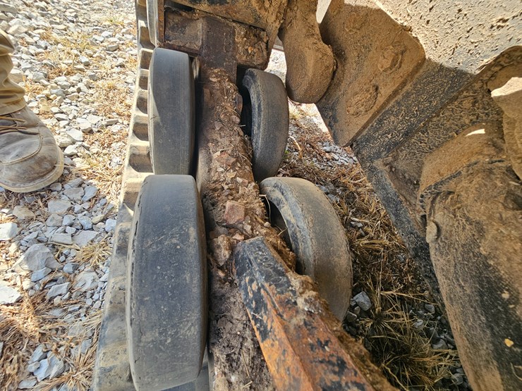 caterpillar-247b-image-49