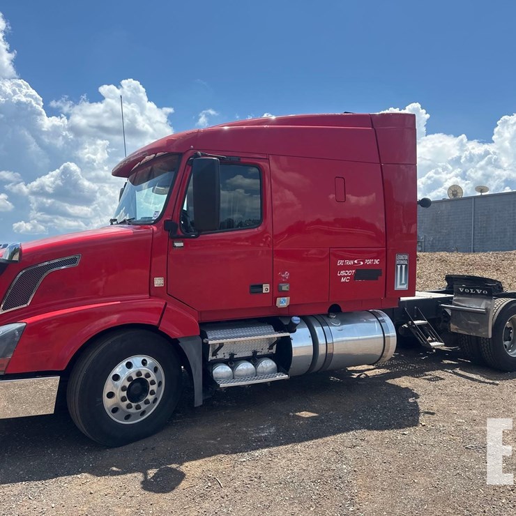 2013 VOLVO VNL64T630