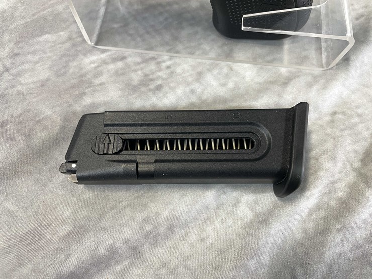 #5141-•-glock-g44,-22-lr-pistol,-sn:-aenr179,-(neenah,-wi)-image-25