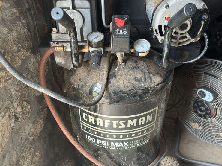 craftsman-27-gallon-upright-air-compressor,-150psi,-1.9hp,-7.2-scfm-at-40ps-image-1