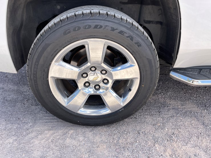 2017-chevrolet-tahoe-image-30