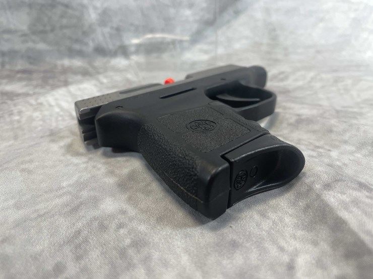 #5165-•-smith-&-wesson-bodyguard,-engraved-380-auto-pistol,-sn:-kes4008,-(neenah,-wi)-image-5