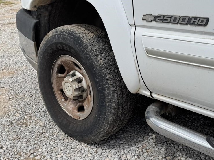 2003-chevrolet-silverado-image-28