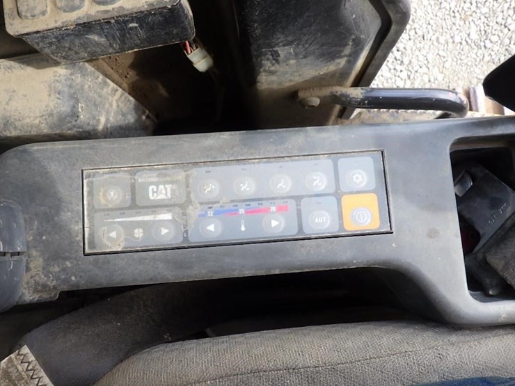 caterpillar-314d-hydraulic-excavator-image-25