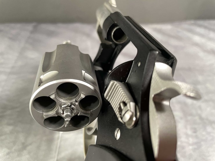 #5155-•-charter-arms-undercover-lite,-38-spl-revolver,-sn:-23l05132,-(neenah,-wi)-image-17