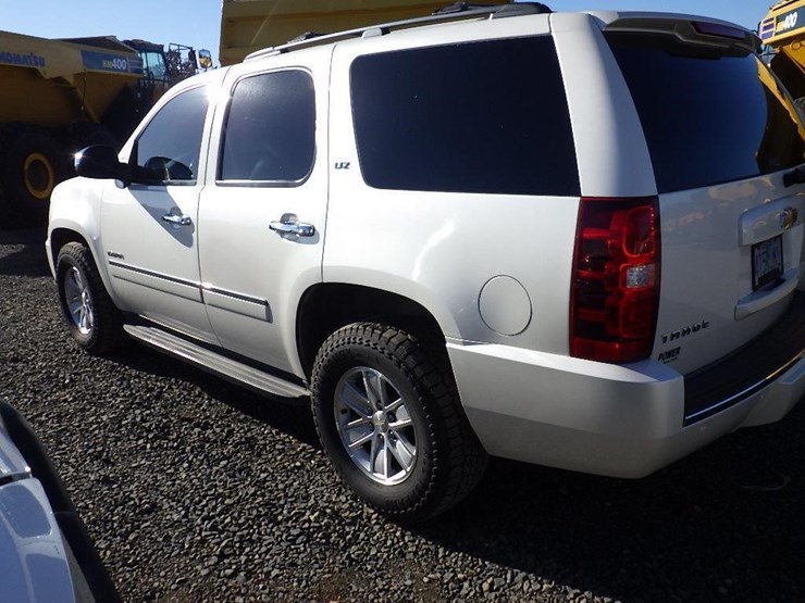 2011-chevrolet-tahoe-image-7