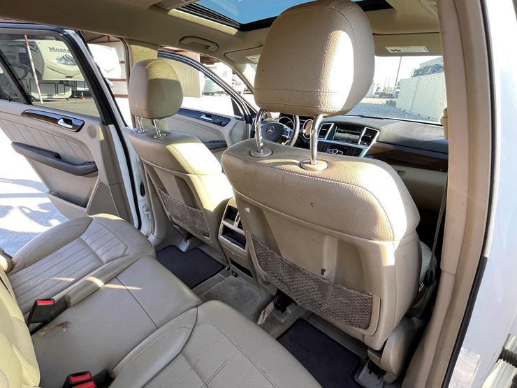 2015-mercedes-benz-gl450-image-95