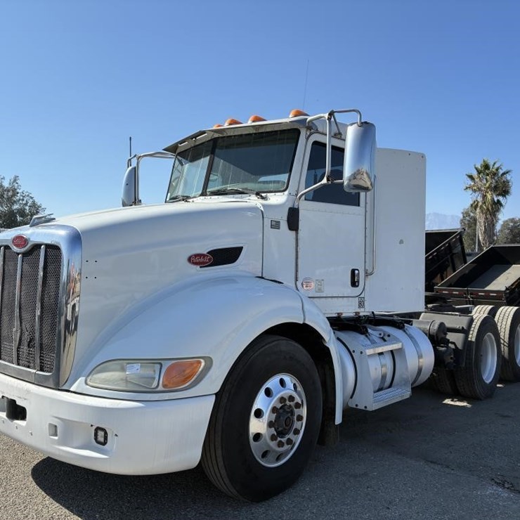 2013 PETERBILT 384