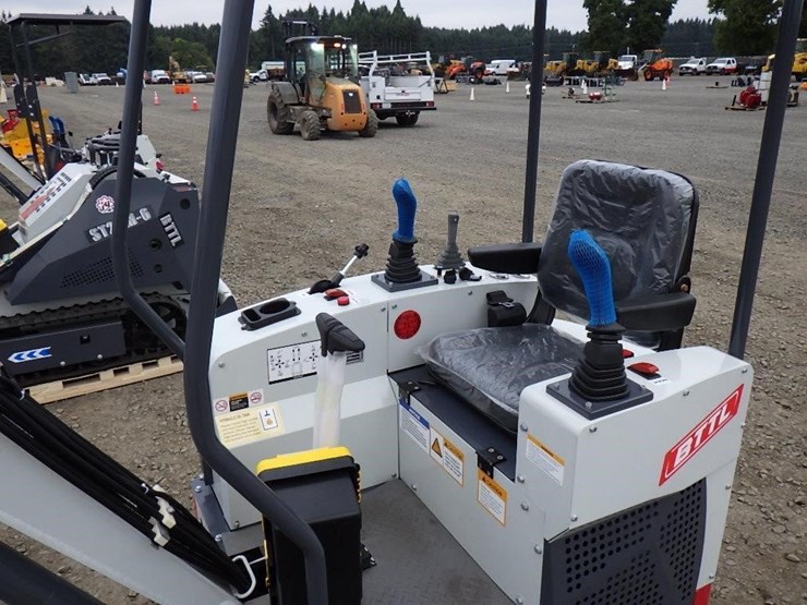 2025-bttl-et15h-6-hydraulic-excavator-image-17