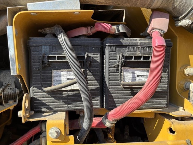 2012-deere-672gp-image-71