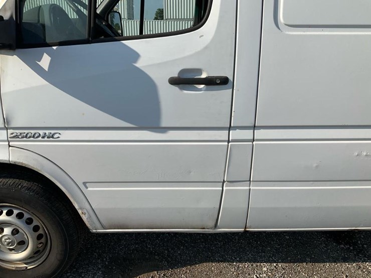 2004-dodge-sprinter-2500-image-17