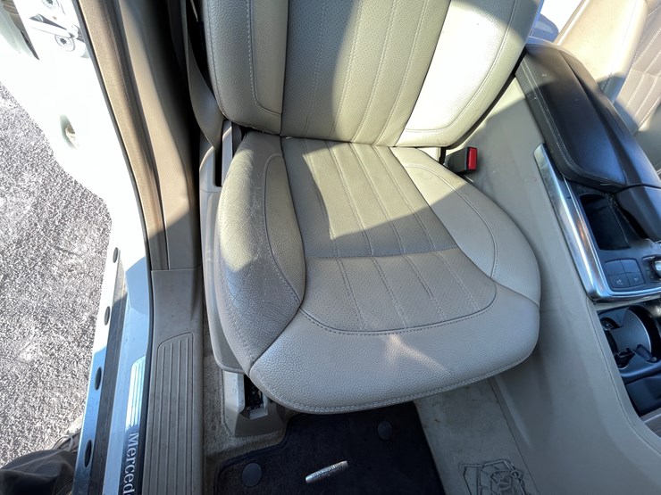 2015-mercedes-benz-gl450-image-98