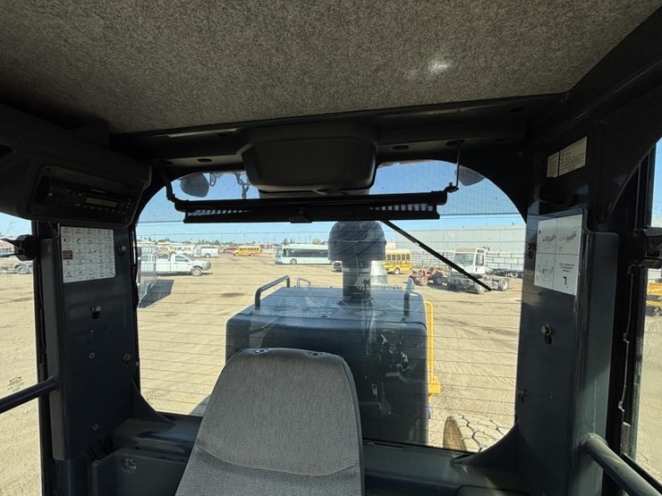 2012-deere-672gp-image-56