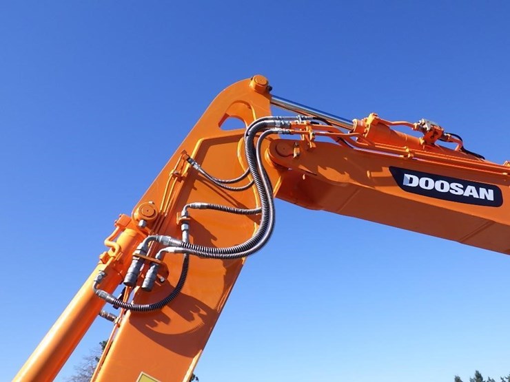 2021-doosan-dx85r-3-image-11