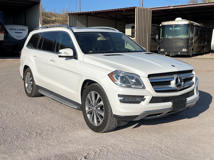 2015-mercedes-benz-gl450-image-4