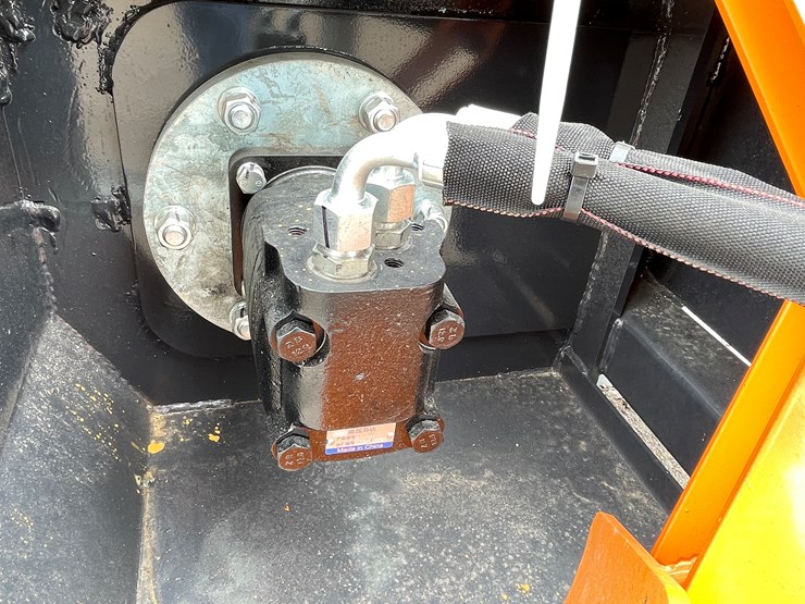 #2013-•-skid-steer-trencher-image-13