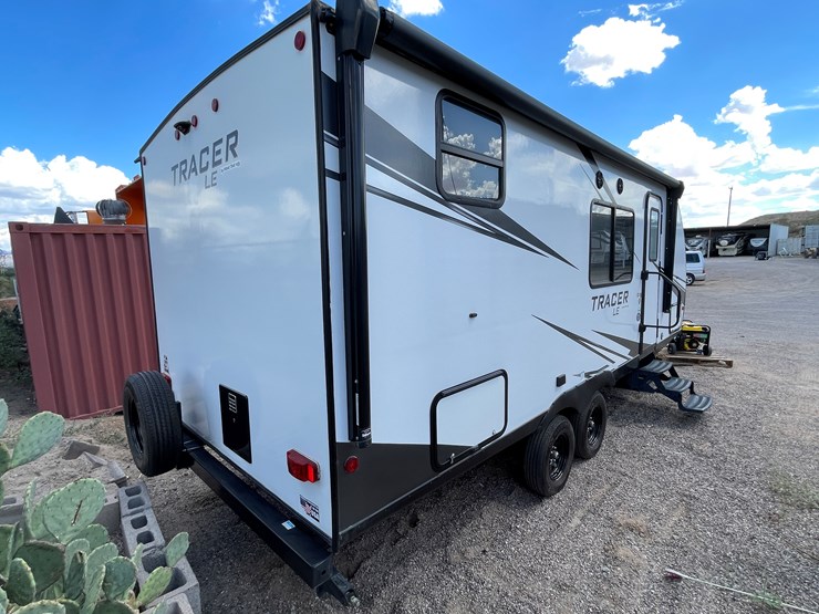 #499-•-2021-tracer-le-camper-(title-in-delay)-image-14
