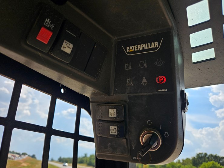 caterpillar-247b-image-39