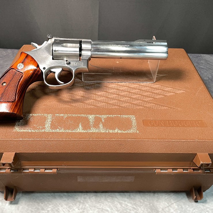 #5178 • Smith & Wesson, 357 Mag Revolver, SN: M686-1, (Neenah, WI)