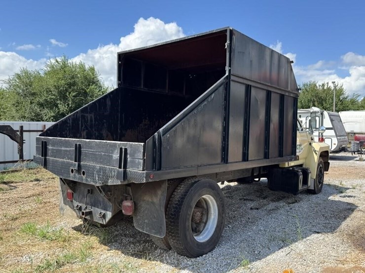 1993-ford-f70-image-5